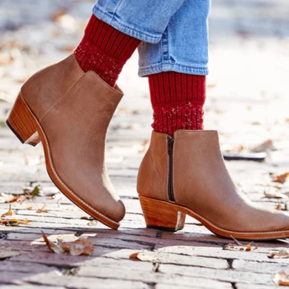 Adelante Leather Ankle Boots Pre-Fall SALE 🍂 - Picture 3 of 3